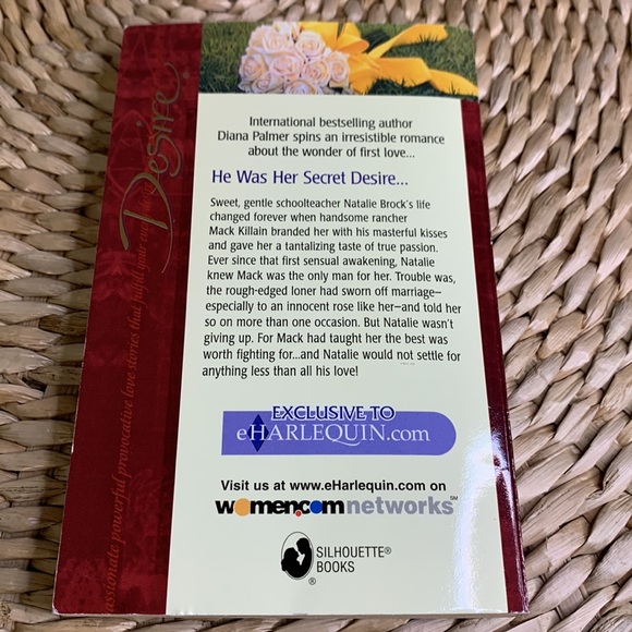 3 Book Bundle: 2 Harlequin Romances & 1 V.C. Andrews Novel. - Picture 5 of 8